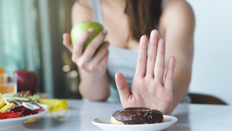 Debes dejar los dulces y recuperar la dieta que tenías antes de Navidad